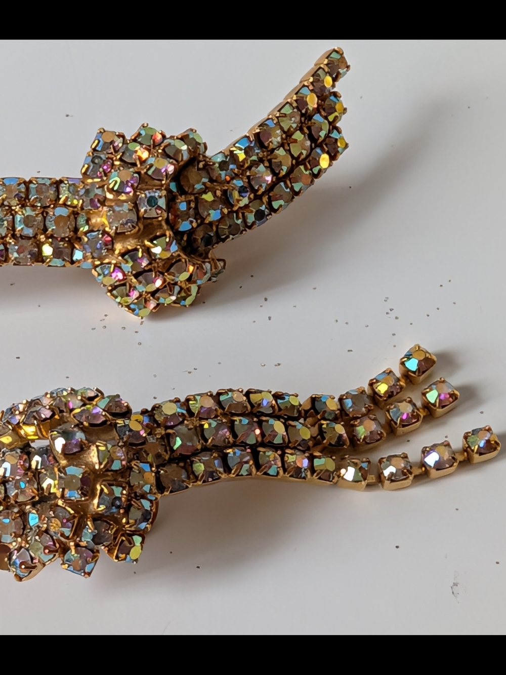 Vintage Aurora Borealis Rhinestone Gold-Tone Ribbon shoe clips - Picture 5 of 9